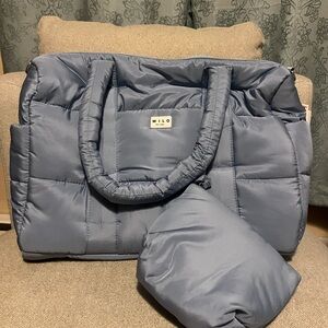 Wilo Blue Quilted Travel Bag